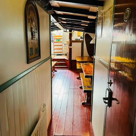 Schip In Vakantiehuis Muiden