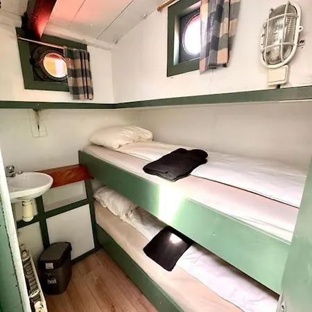 Schip In Vakantiehuis *